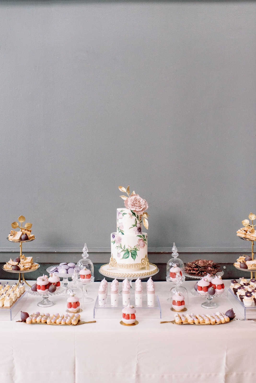 wedding cake by nadia and co exquisite romantic featured by martha stewart weddings steam whistle wedding toronto wedding venue jacqueline james photography
