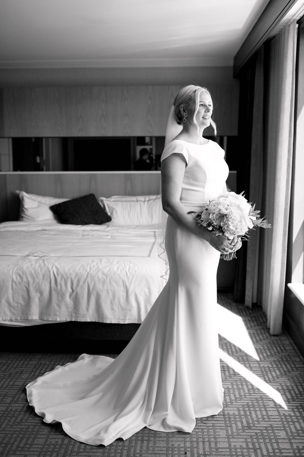 Editorial bride getting ready sassafraz toronto intimate wedding jacqueline james photography
