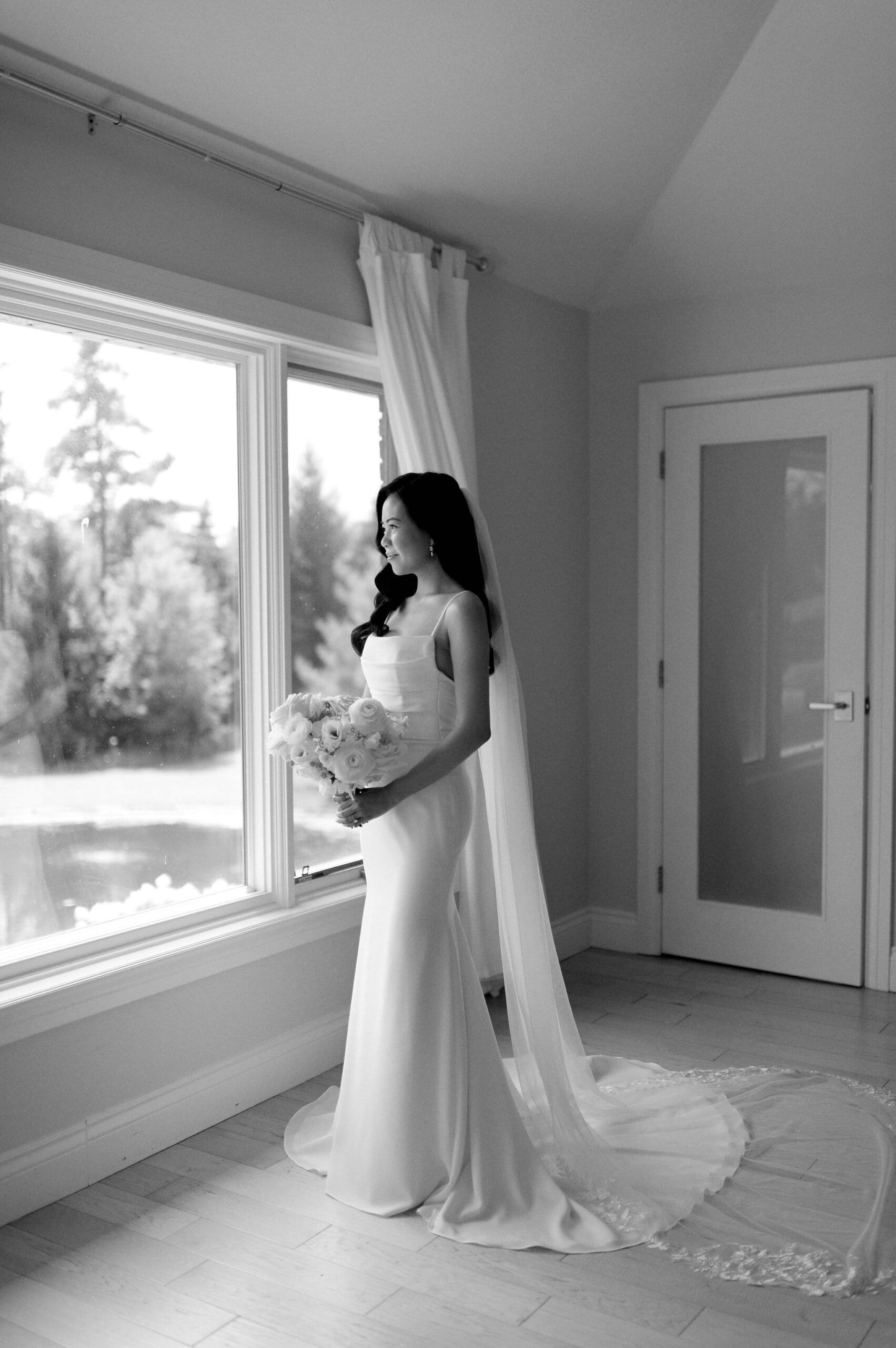 bride getting ready modern editorial portraits classic timeless whistle bear golf club wedding