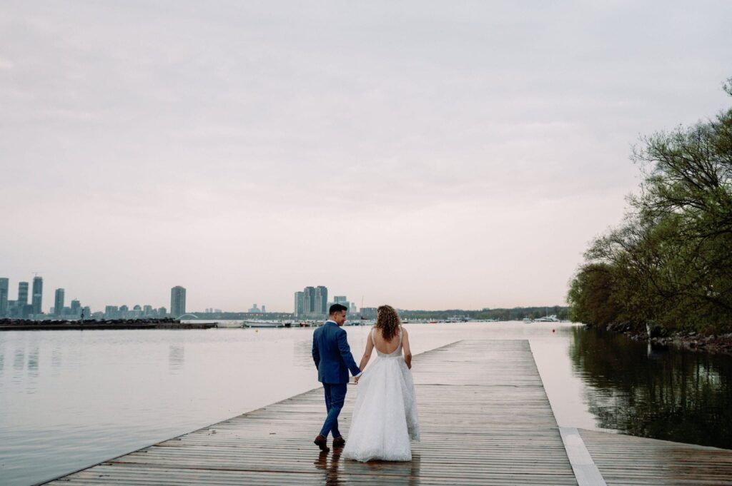 the henley room wedding toronto argonaut rowing club sunset hour golden hour waterfront lakeshore summer raining romantic 